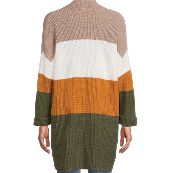 Time & Tru cardigan, runs big, very cute for layering - Picture 3 of 5